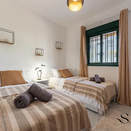 Apartment Elegant 2 Bed 2 Bath Apartment, Pool, Views, Parking Benalmadena