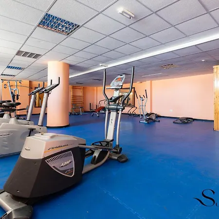 Elegant 2 Bed 2 Bath Apartment, Pool, Views, Parking Benalmadena